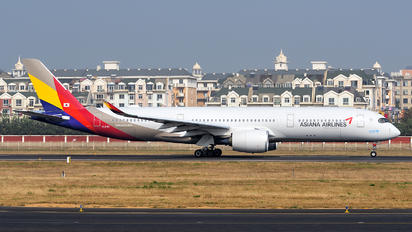 HL8361 - Asiana Airlines Airbus A350-900