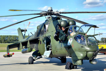 732 - Poland - Army Mil Mi-24V