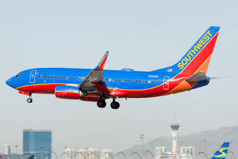 N221WN - Southwest Airlines Boeing 737-700