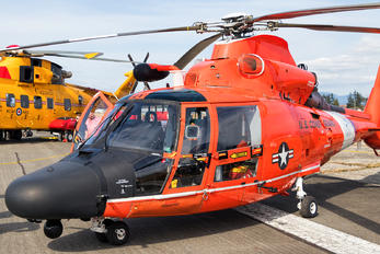6521 - USA - Coast Guard Aerospatiale AS365 Dauphin II