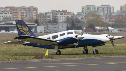 SP-CSL - Goldwings Flight Academy Piper PA-34 Seneca
