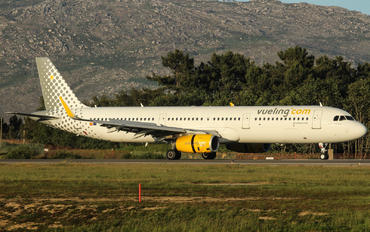 EC-MMU - Vueling Airlines Airbus A321