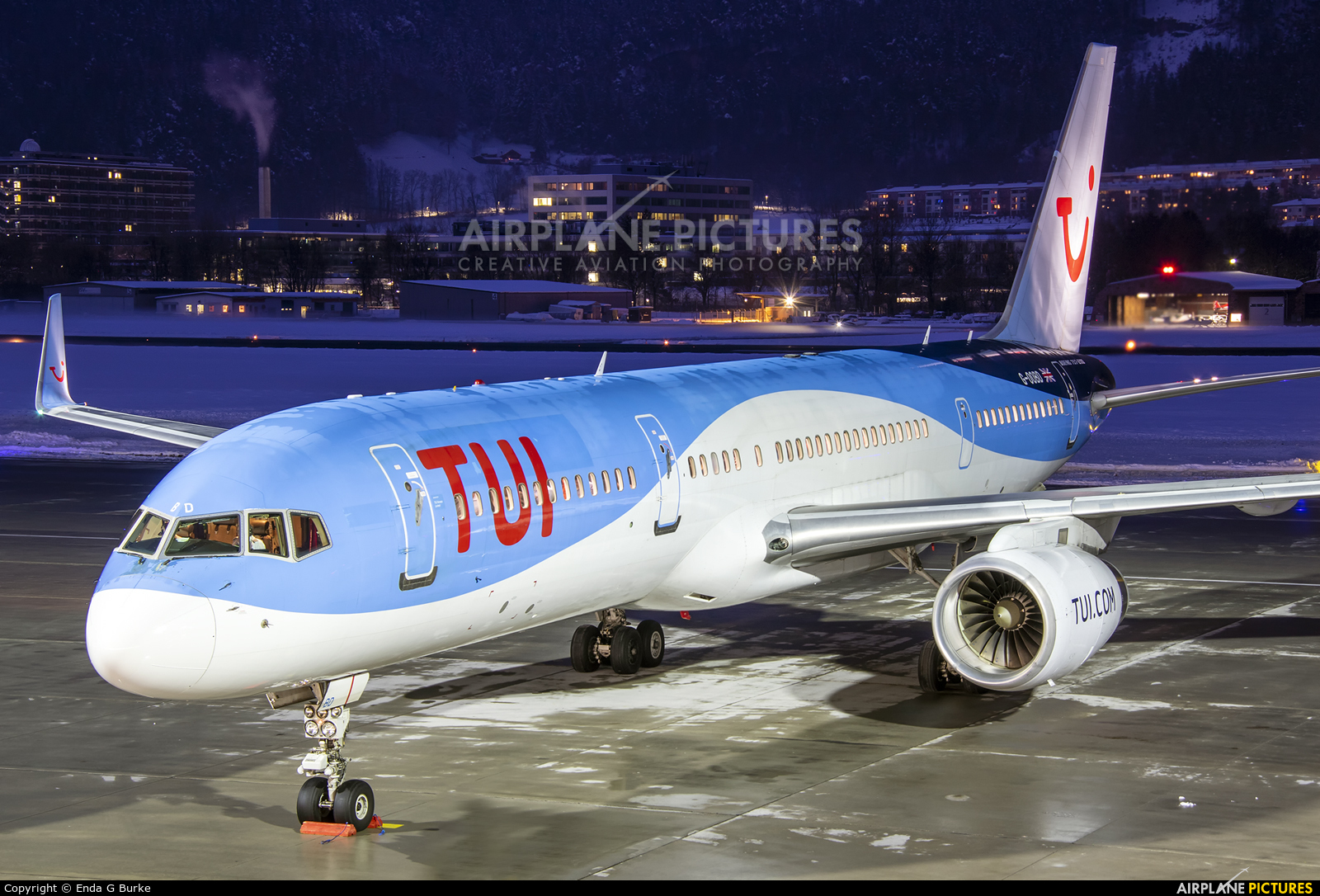 TUI Airways G-OOBD aircraft at Innsbruck