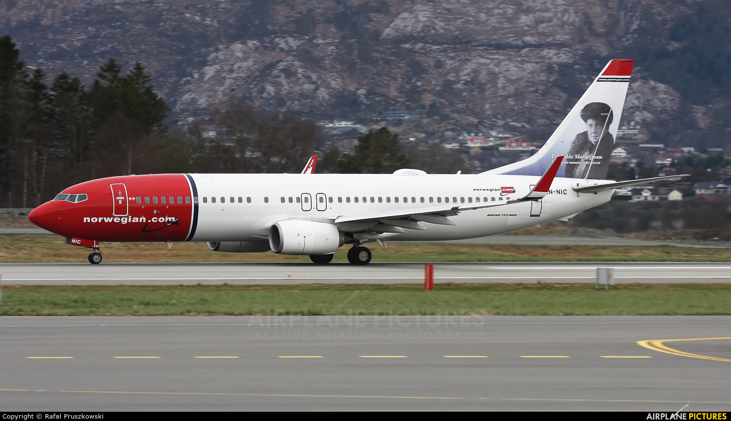 Norwegian Air Shuttle LN-NIC aircraft at Bergen - Flesland