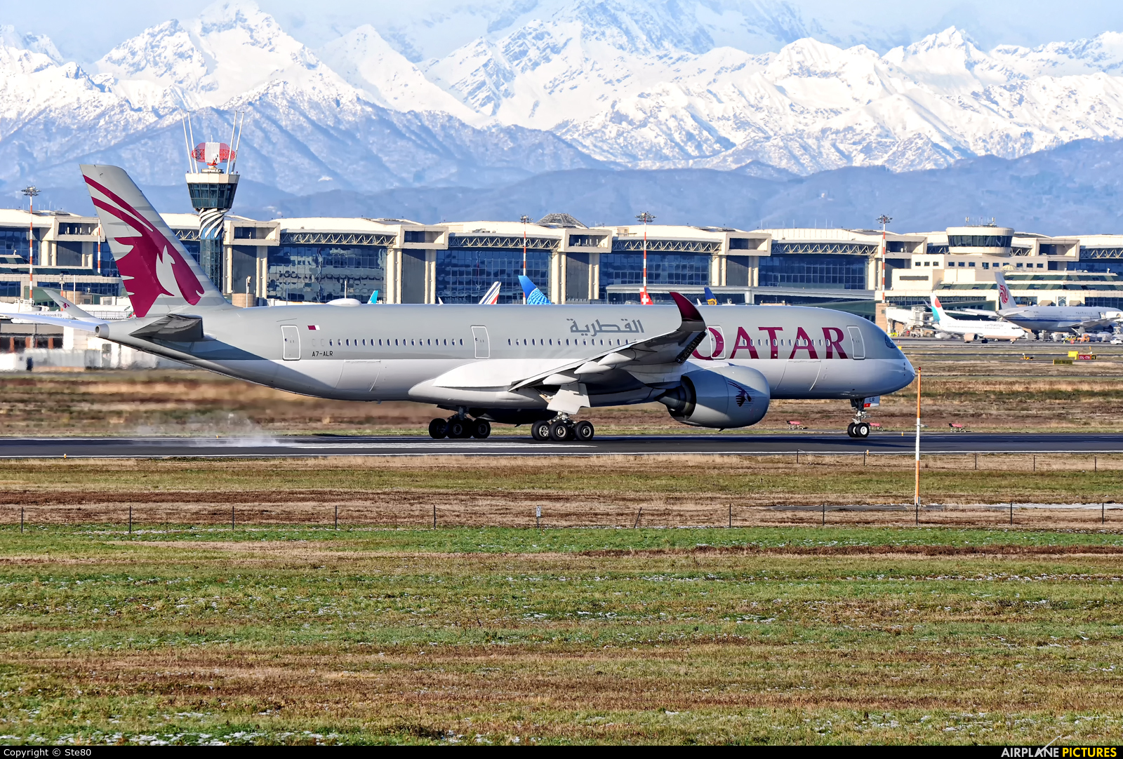 Qatar Airways A7-ALR aircraft at Milan - Malpensa