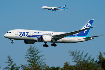 JA820A - ANA - All Nippon Airways Boeing 787-8 Dreamliner