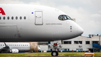 EC-NGT - Iberia Airbus A350-900