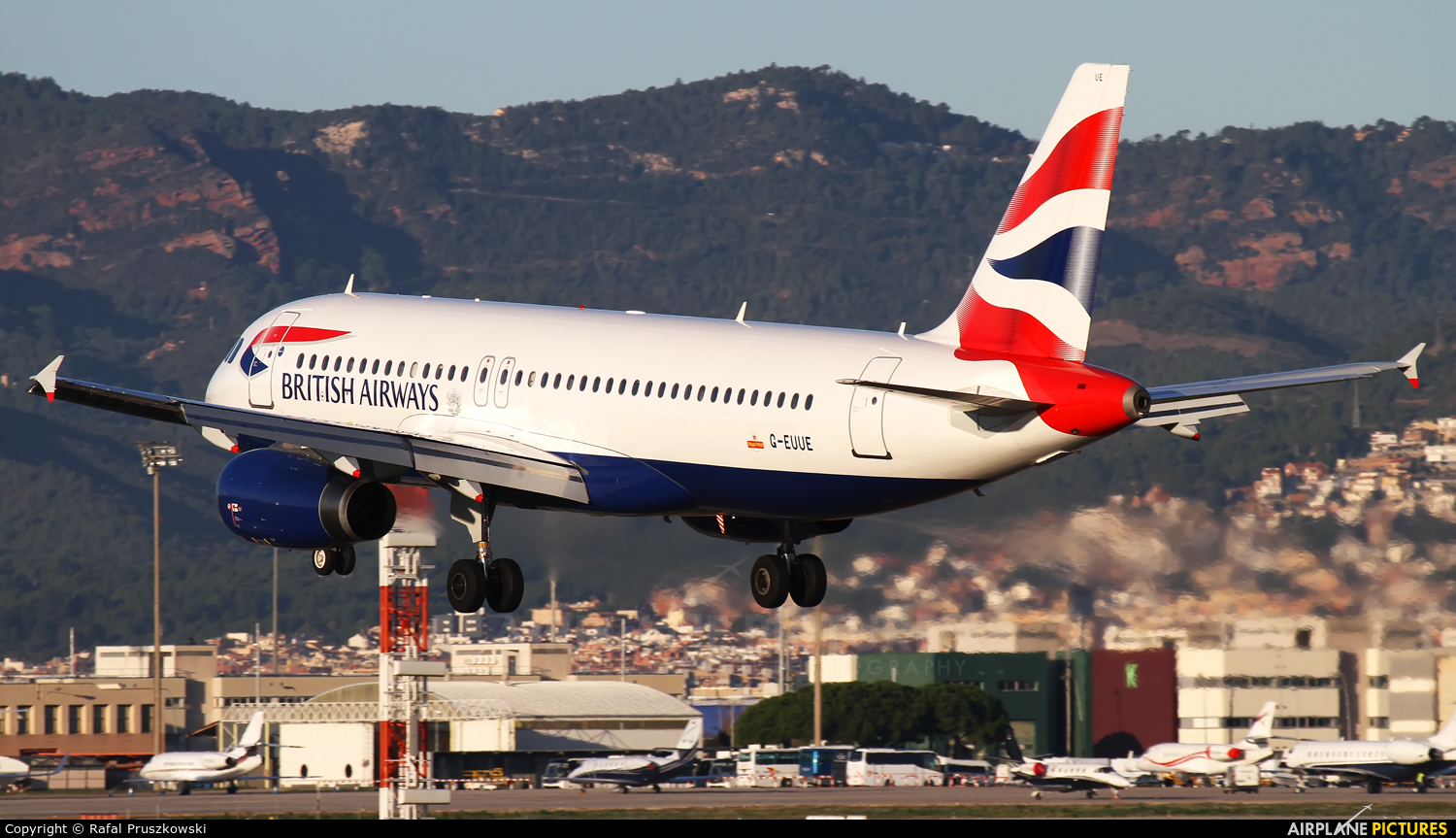 British Airways G-EUUE aircraft at Barcelona - El Prat