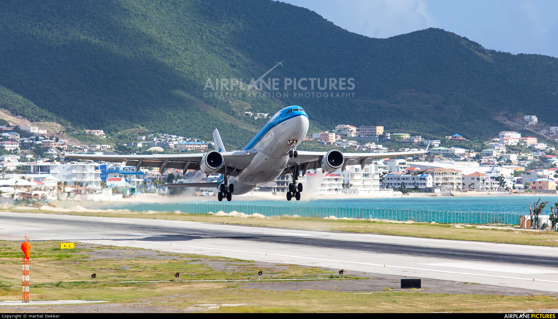 KLM PH-AOE aircraft at Sint Maarten - Princess Juliana Intl