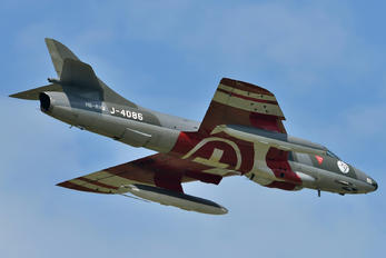 HB-RVU - Hunter Flying Club Hawker Hunter F.58