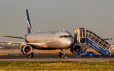 VQ-BEA - Aeroflot Airbus A321