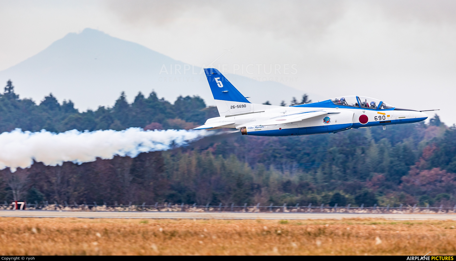 Japan - ASDF: Blue Impulse 26-5690 aircraft at Ibaraki - Hyakuri AB