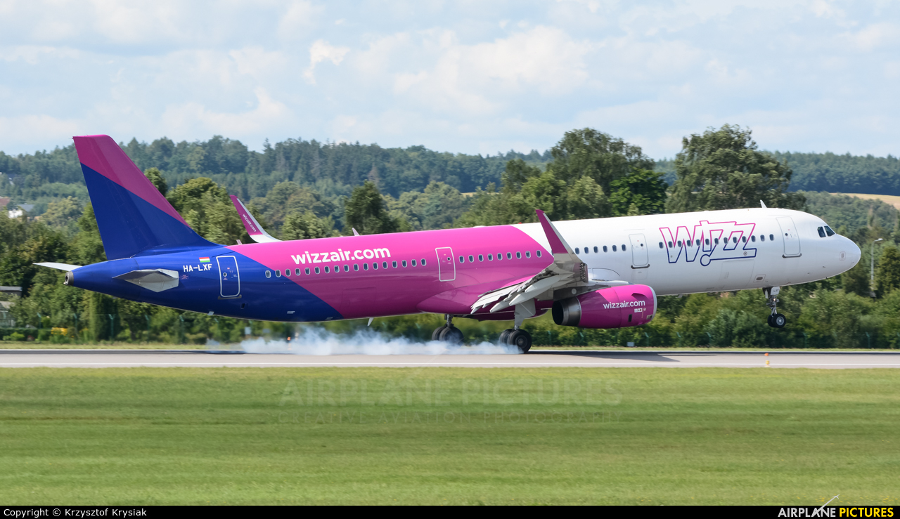 Wizz Air HA-LXF aircraft at Gdańsk - Lech Wałęsa
