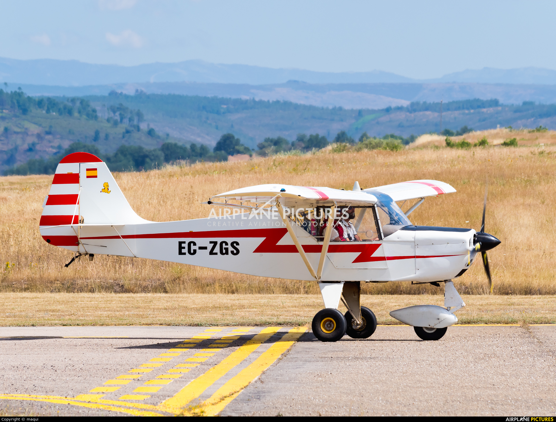 Private EC-ZGS aircraft at Bragança