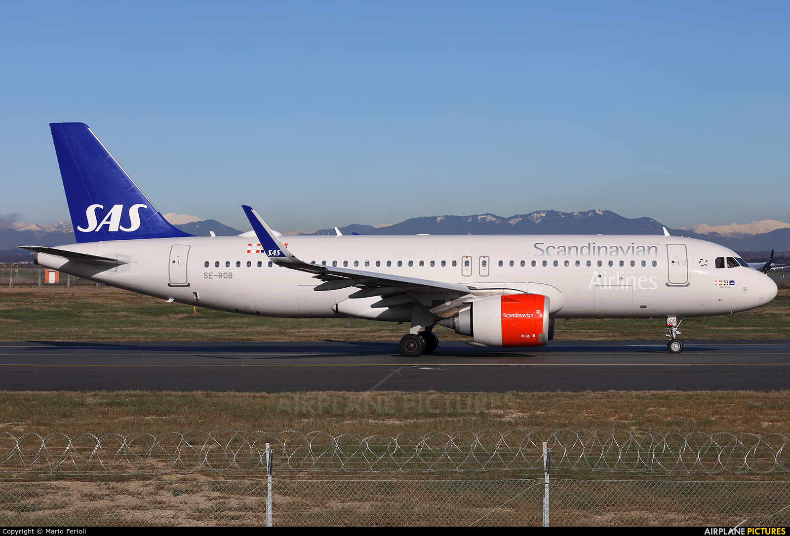 SAS - Scandinavian Airlines SE-ROB aircraft at Milan - Malpensa