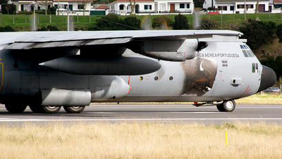 16801 - Portugal - Air Force Lockheed C-130H Hercules