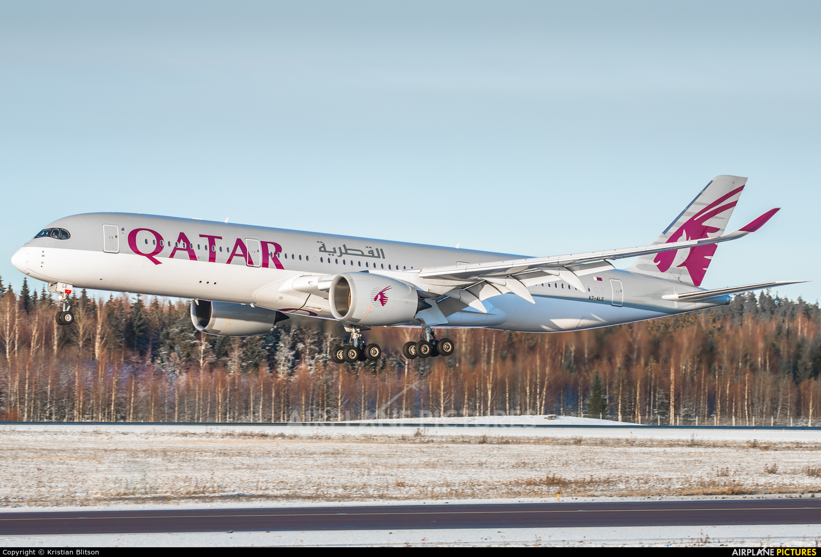 Qatar Airways A7-ALE aircraft at Helsinki - Vantaa
