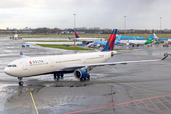 N805NW - Delta Air Lines Airbus A330-300