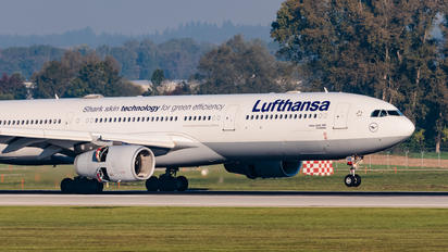 D-AIKB - Lufthansa Airbus A330-300