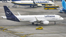 D-AIWK - Lufthansa Airbus A320 aircraft