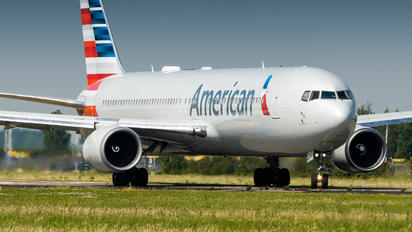 N342AN - American Airlines Boeing 767-300ER