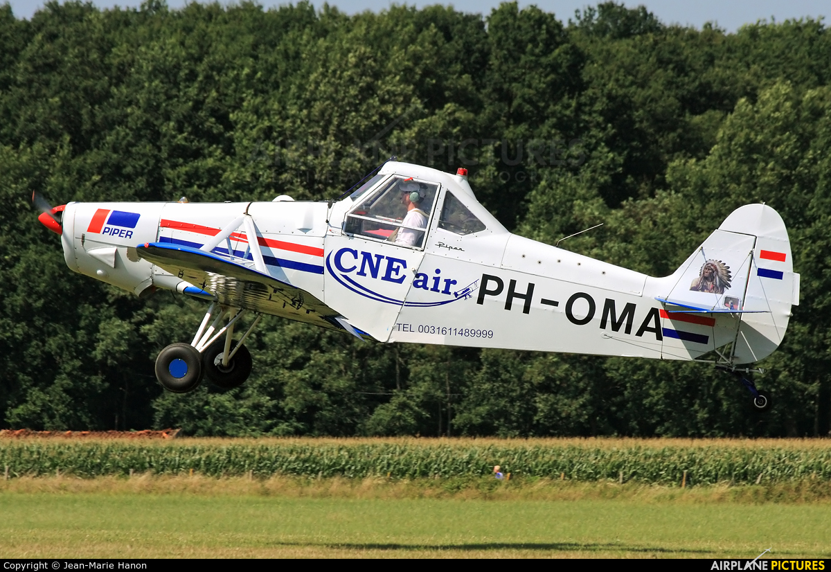 Private PH-OMA aircraft at Diest Schaffen