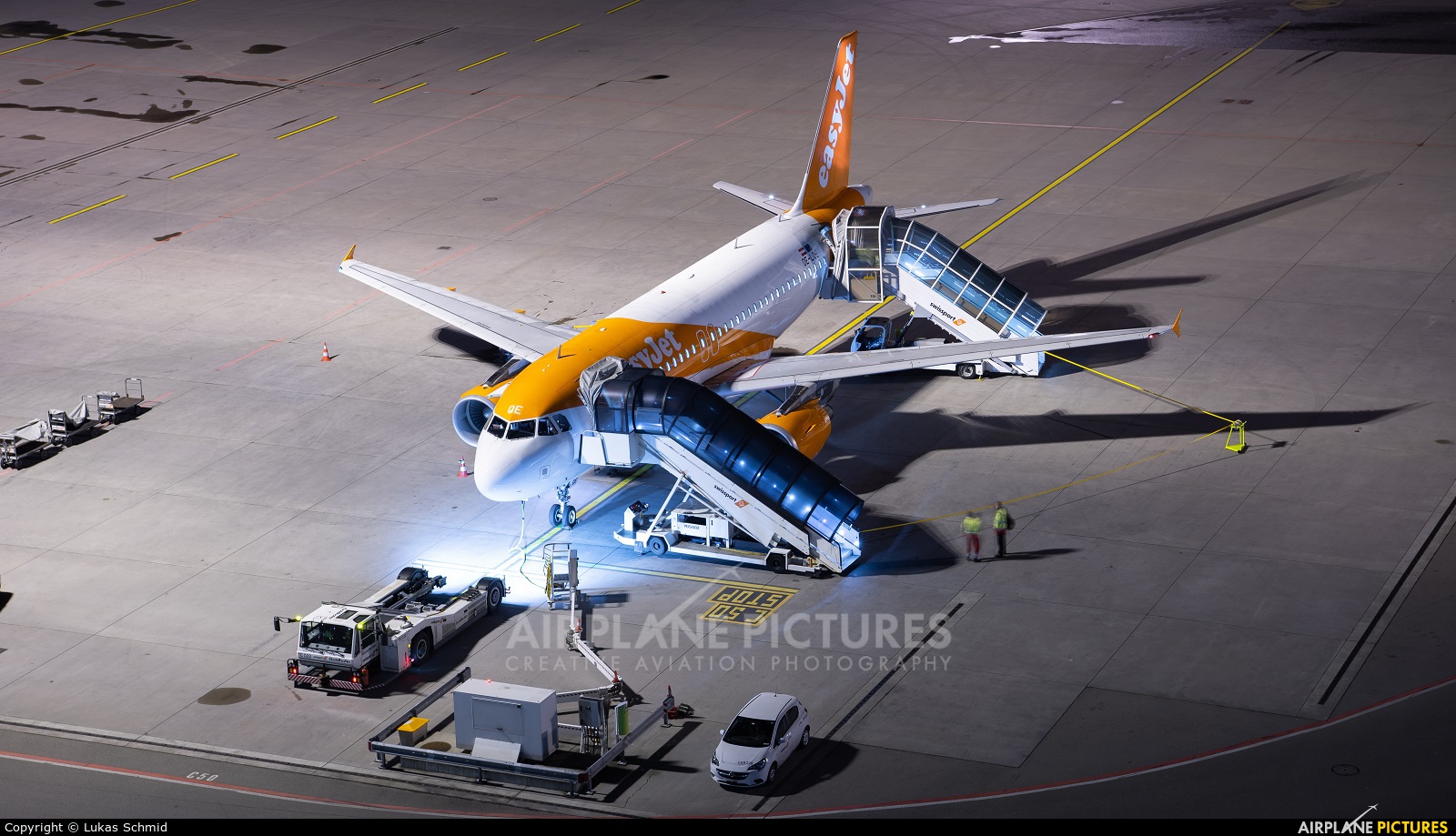 easyJet Europe OE-LQE aircraft at Zurich