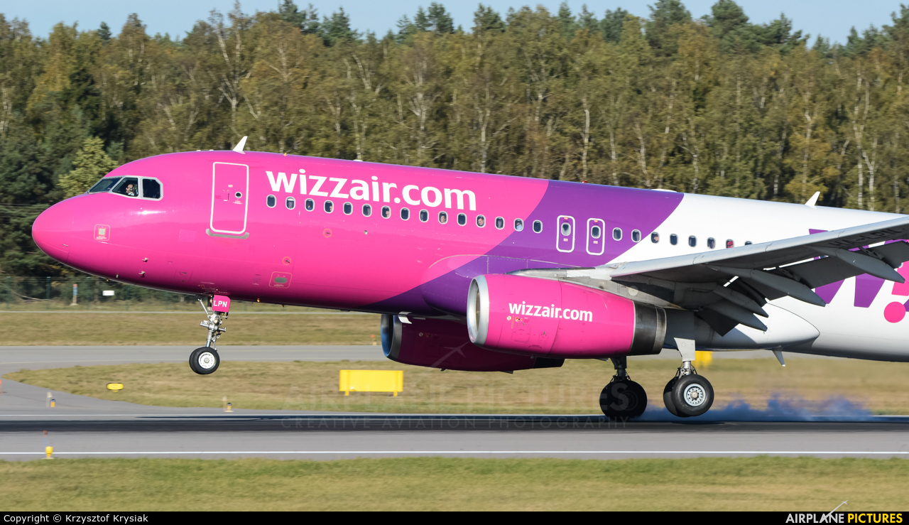 Wizz Air HA-LPN aircraft at Gdańsk - Lech Wałęsa