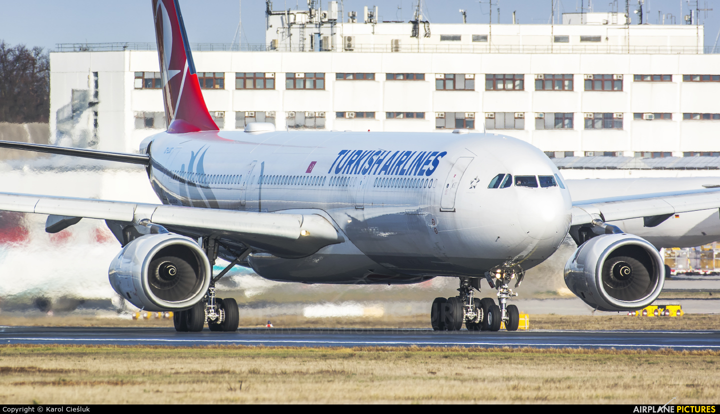 Turkish Airlines TC-LOC aircraft at Frankfurt