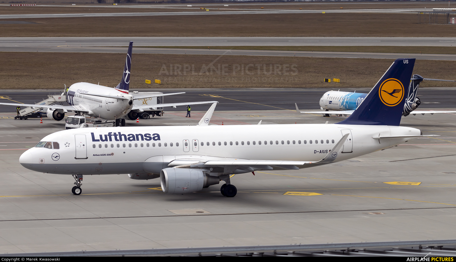 Lufthansa D-AIUS aircraft at Warsaw - Frederic Chopin