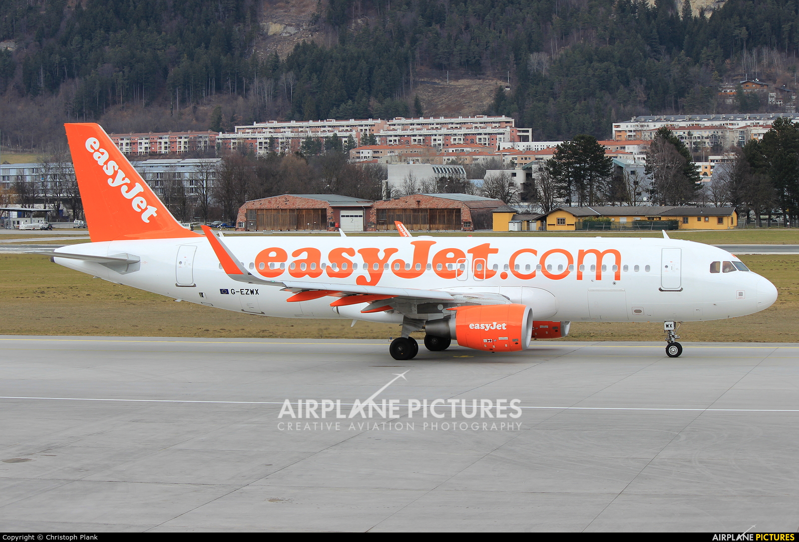 easyJet G-EZWX aircraft at Innsbruck