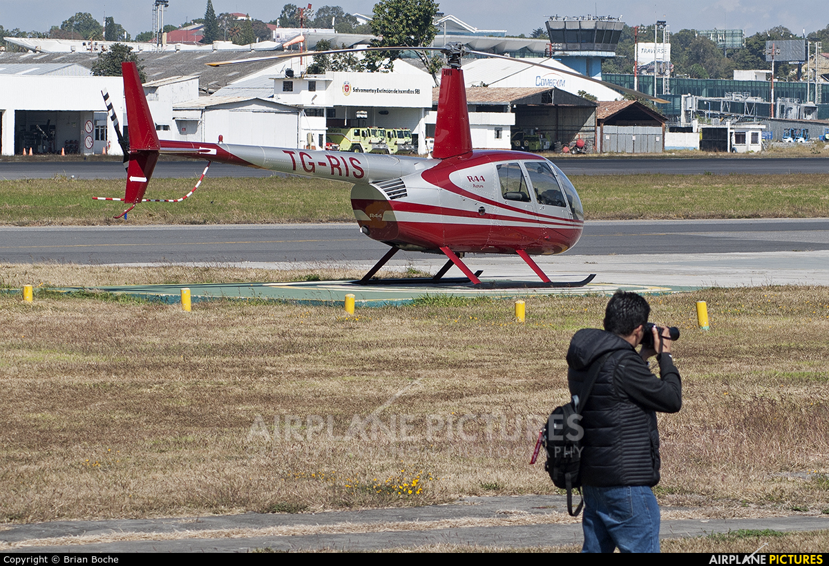 - Aviation Glamour MGGT aircraft at Guatemala - La Aurora