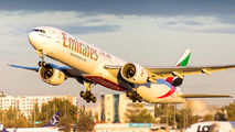 Emirates Airlines A6-END image