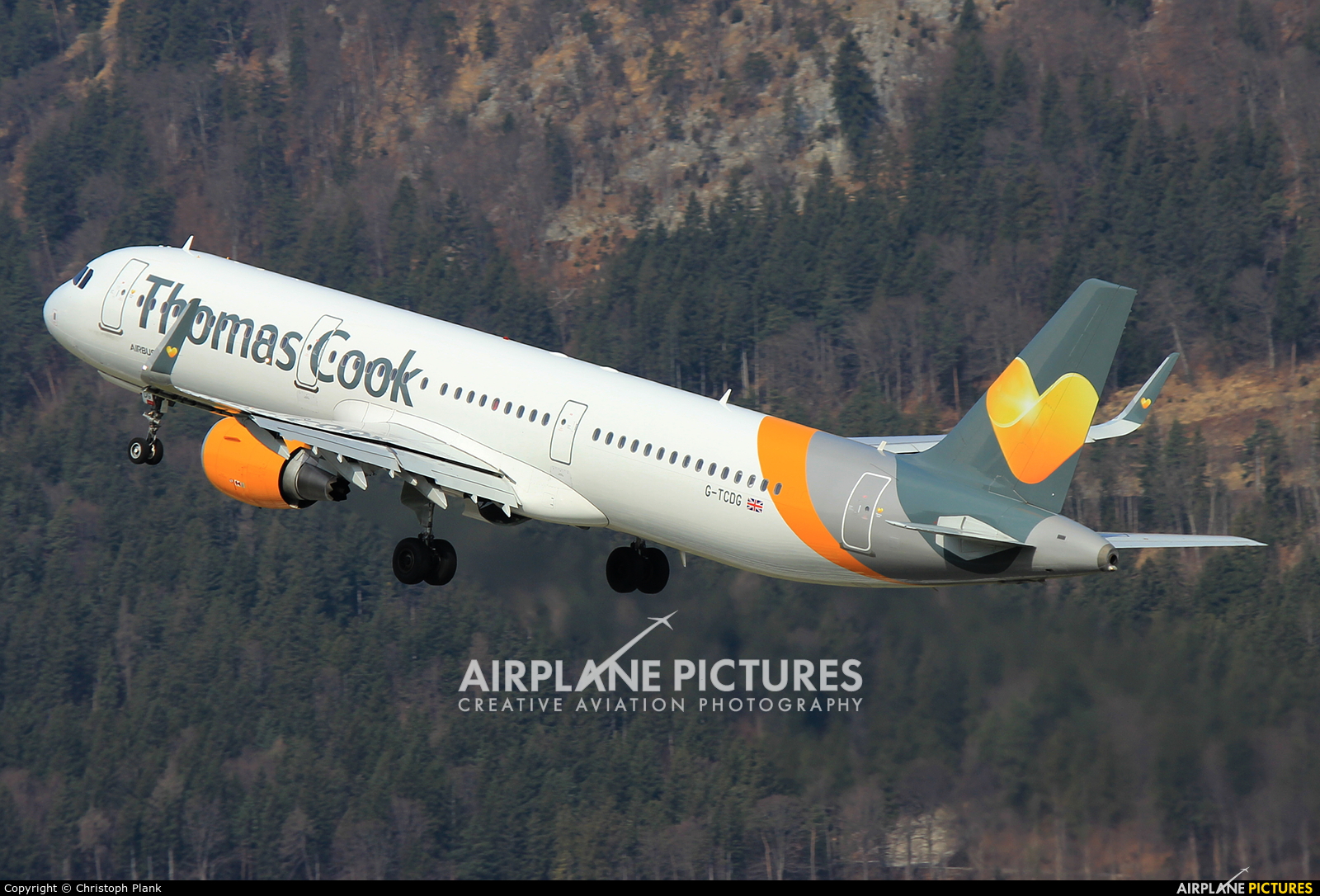 Thomas Cook G-TCDG aircraft at Innsbruck