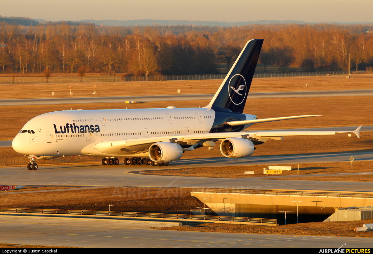 Lufthansa D-AIMG aircraft at Munich