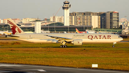 A7-BAV - Qatar Airways Boeing 777-300ER