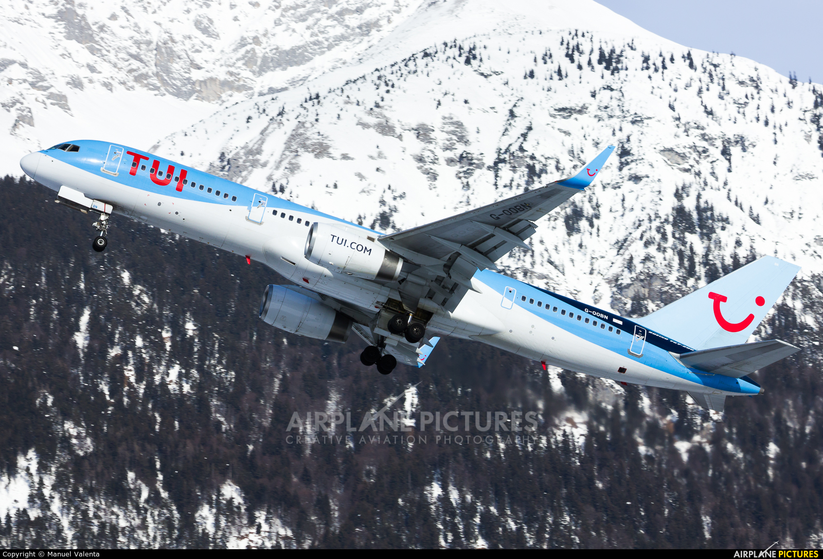 TUI Airways G-OOBN aircraft at Innsbruck