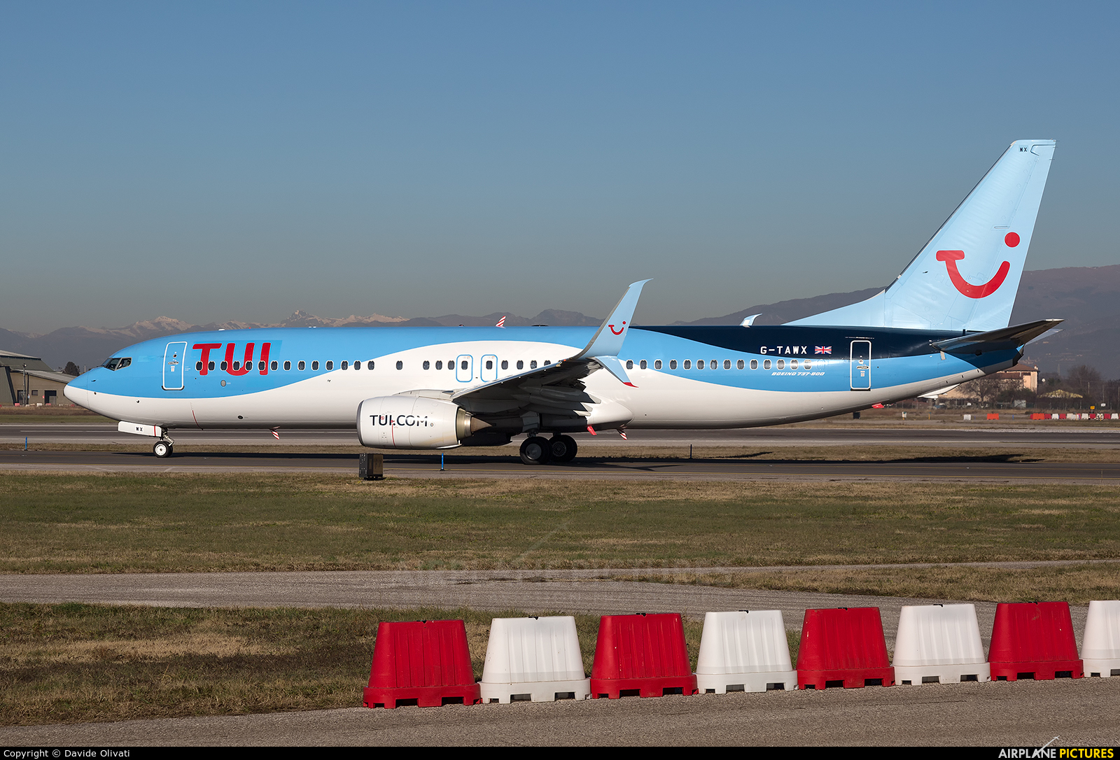TUI Airways G-TAWX aircraft at Verona - Villafranca