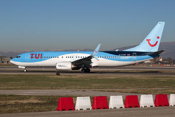 G-TAWX - TUI Airways Boeing 737-800
