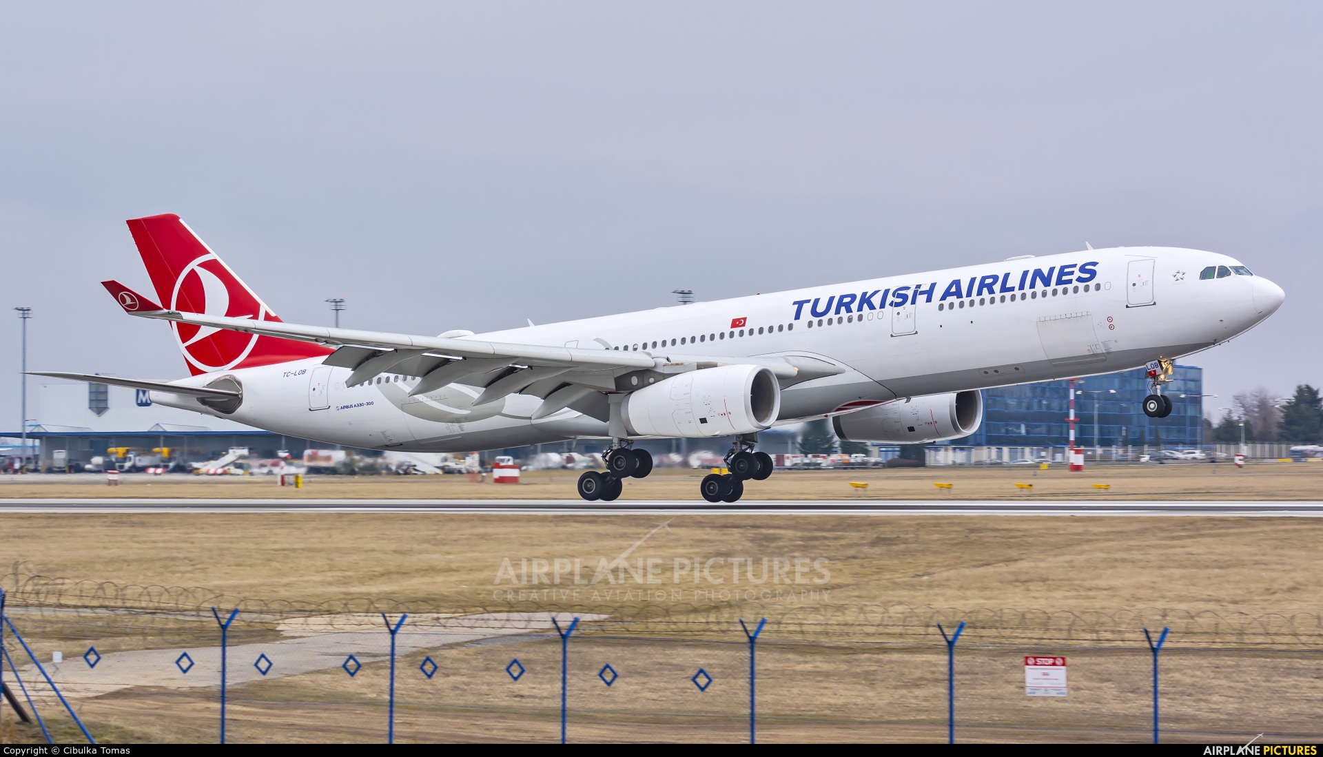Turkish Airlines TC-LOB aircraft at Prague - Václav Havel