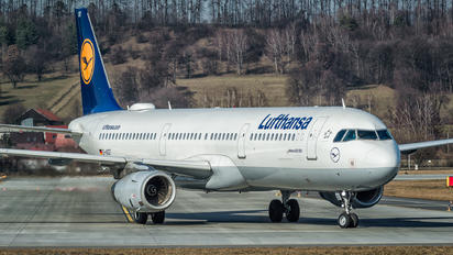 D-AIDT - Lufthansa Airbus A321