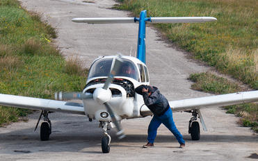 I-IAGE - Private Piper PA-28 Dakota / Turbo Dakota