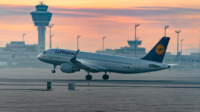 D-AIUR - Lufthansa Airbus A320
