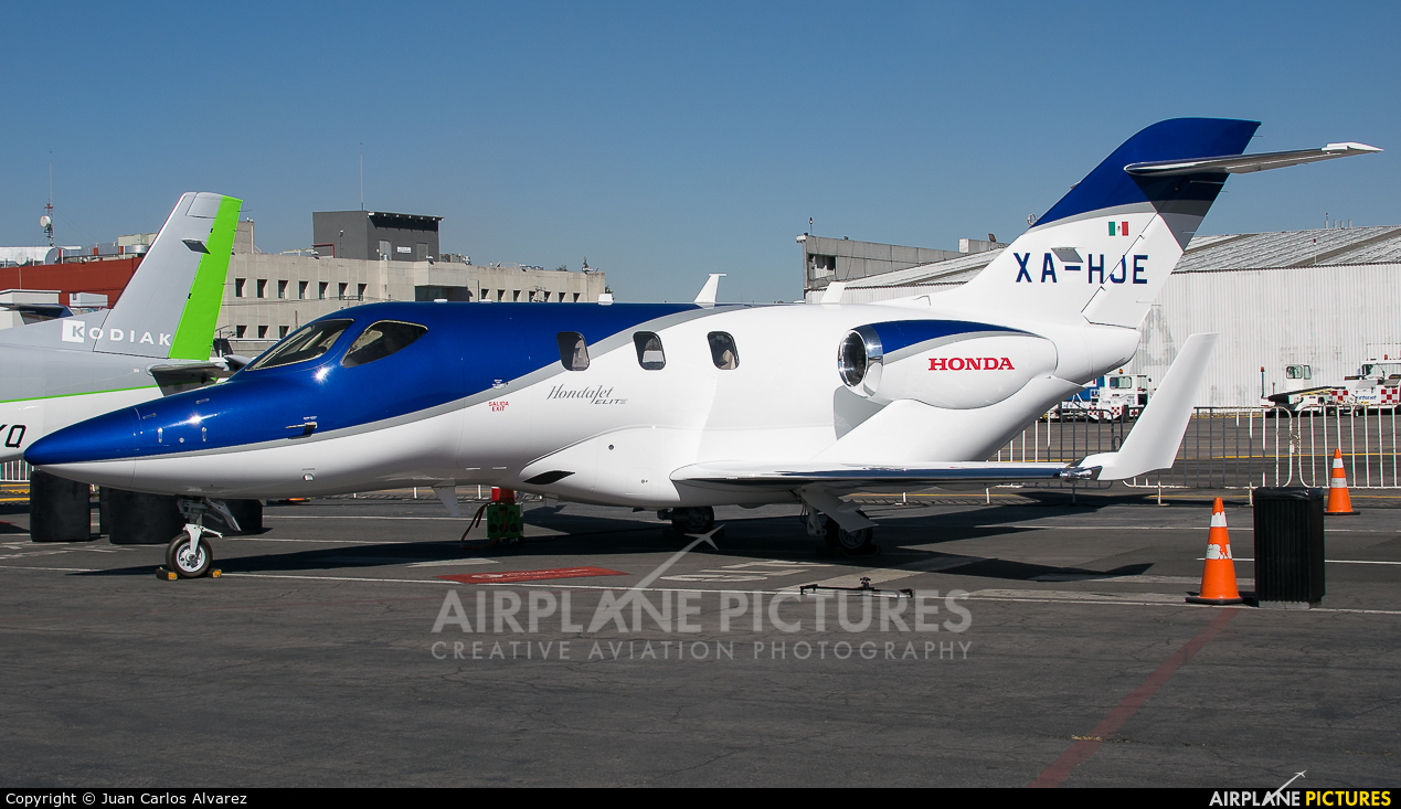 Avemex S.A. XA-HJE aircraft at Toluca Intl