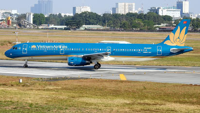 VN-A357 - Vietnam Airlines Airbus A321