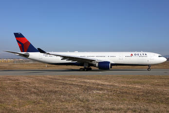 N821NW - Delta Air Lines Airbus A330-300