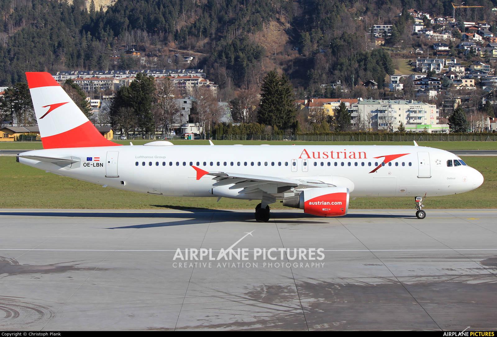 Austrian Airlines/Arrows/Tyrolean OE-LBN aircraft at Innsbruck