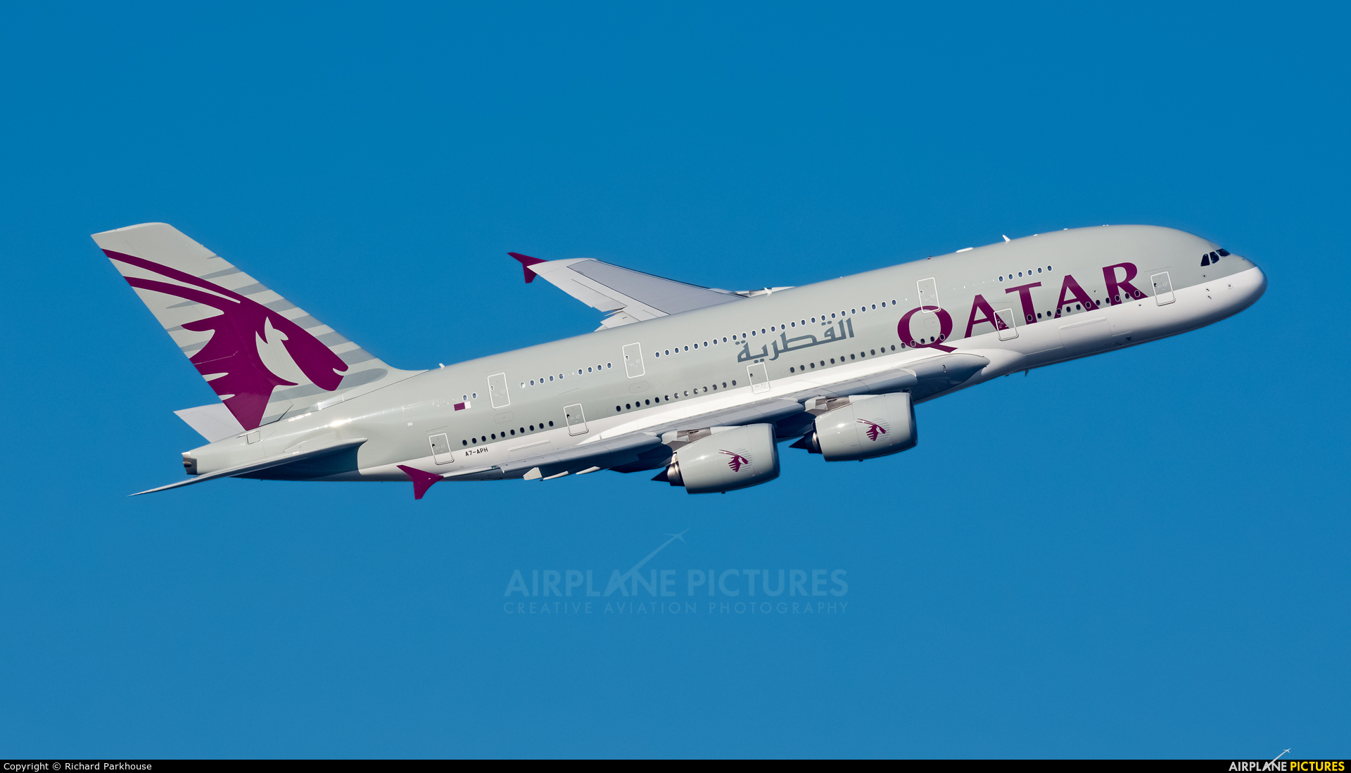 Qatar Airways A7-APH aircraft at London - Heathrow