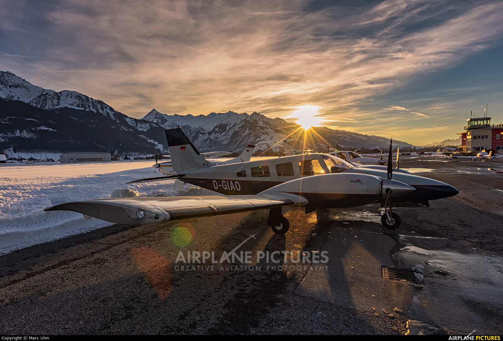 Private D-GIAO aircraft at Zell am See