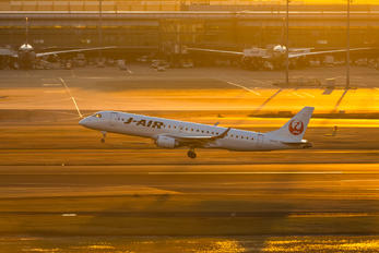 JA247J - JAL - Japan Airlines Embraer ERJ-190 (190-100)